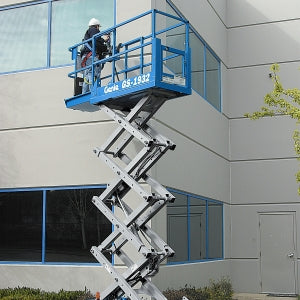 19 ft Self-Propelled Electric Scissor Lift